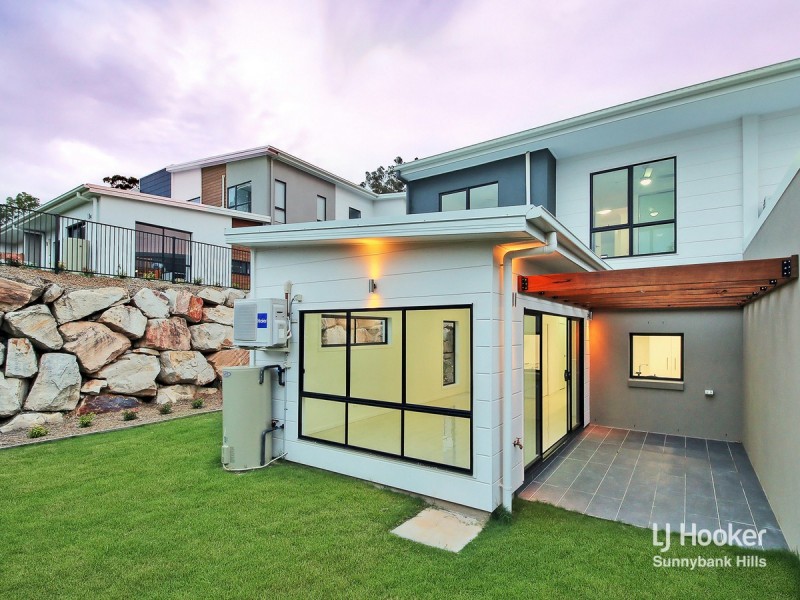 18/819 Creek Road, Carindale QLD 4152