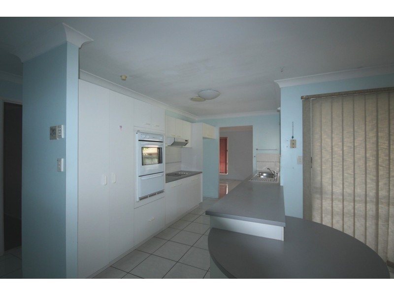 212 Pinelands Road, Sunnybank Hills QLD 4109