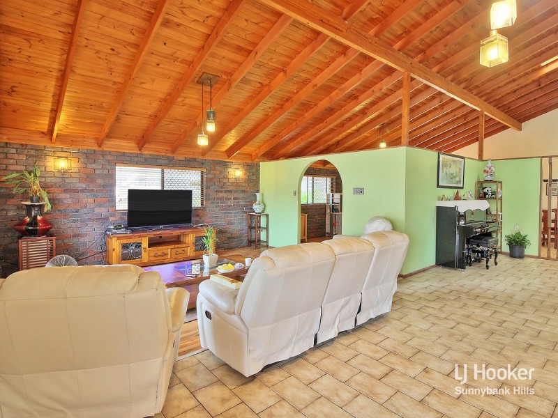 8 Seafern Street, Sunnybank Hills QLD 4109