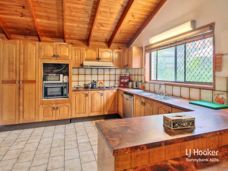 8 Seafern Street, Sunnybank Hills QLD 4109