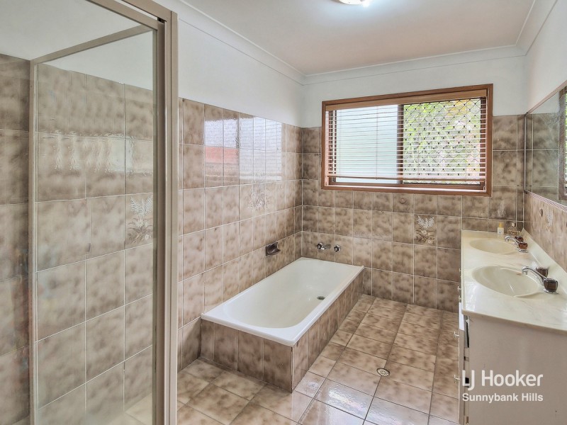 8 Seafern Street, Sunnybank Hills QLD 4109