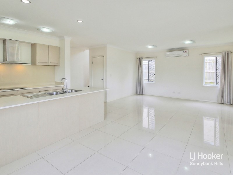 21 Taylor Place, Mackenzie QLD 4156