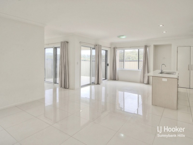 21 Taylor Place, Mackenzie QLD 4156