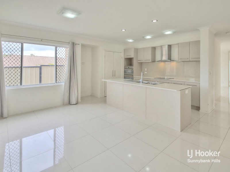 21 Taylor Place, Mackenzie QLD 4156