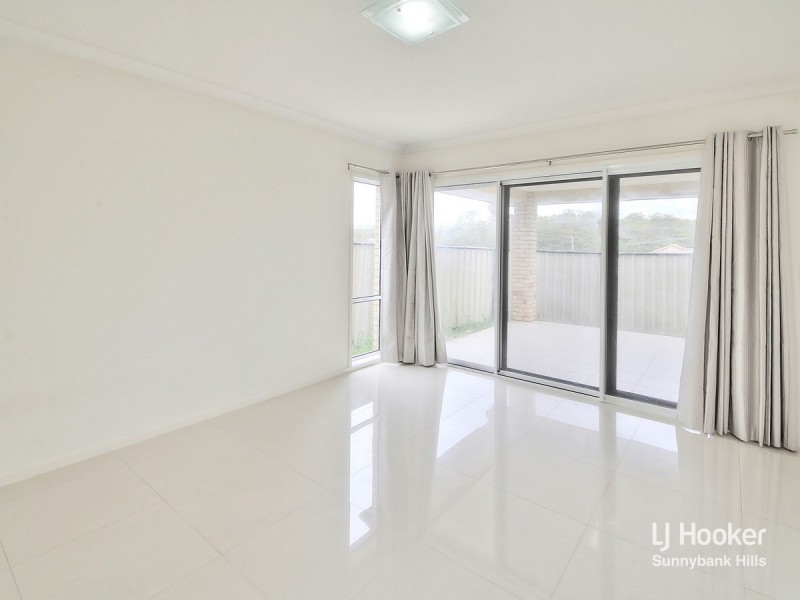 21 Taylor Place, Mackenzie QLD 4156