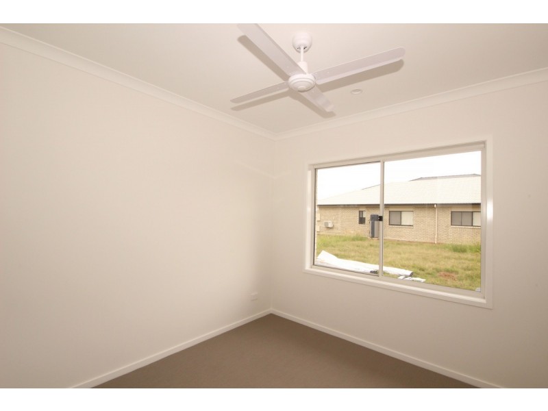 16 Parkway Street, Kuraby QLD 4112