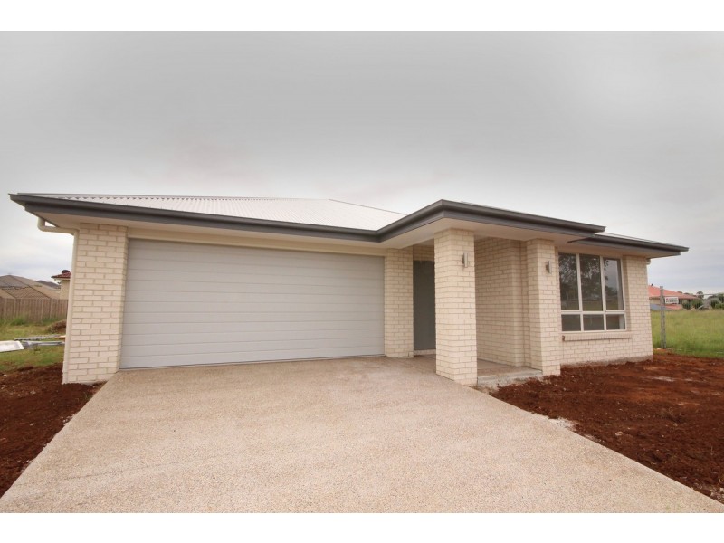 16 Parkway Street, Kuraby QLD 4112