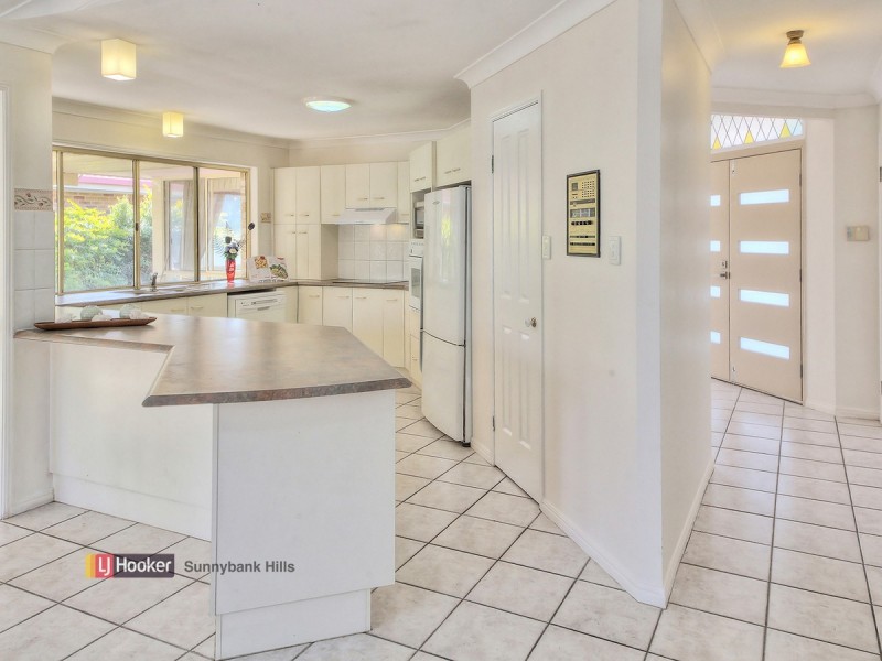 1 Chestnut Place, Calamvale QLD 4116