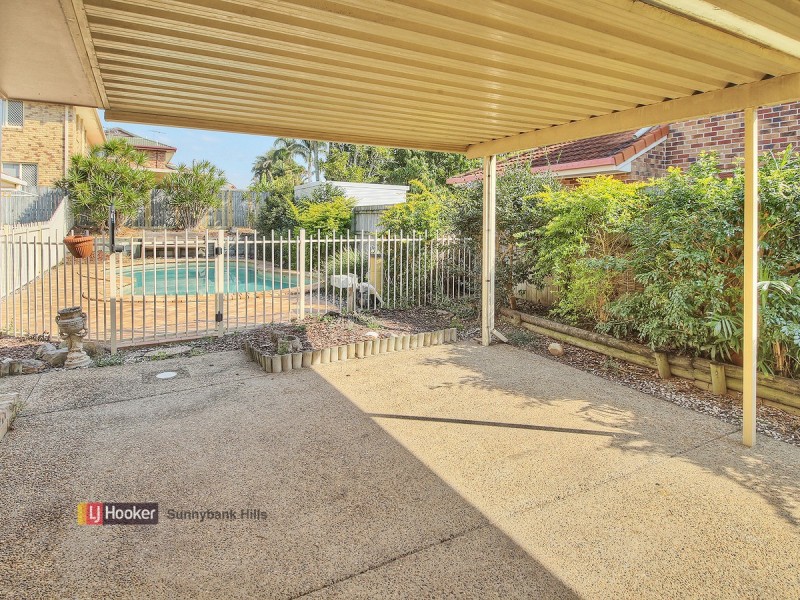 1 Chestnut Place, Calamvale QLD 4116