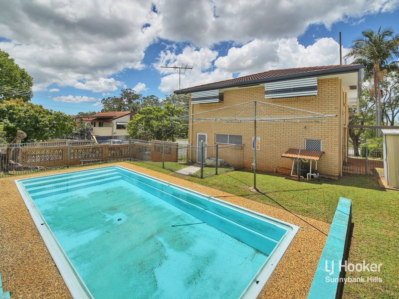 125 Granadilla Street, Macgregor QLD 4109