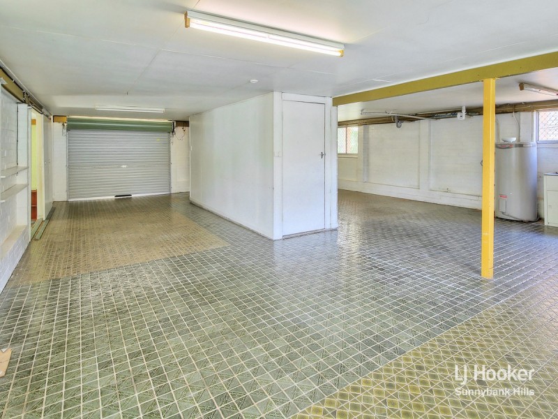 125 Granadilla Street, Macgregor QLD 4109