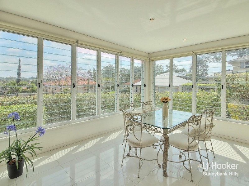 8 Silverbirch Close, Eight Mile Plains QLD 4113