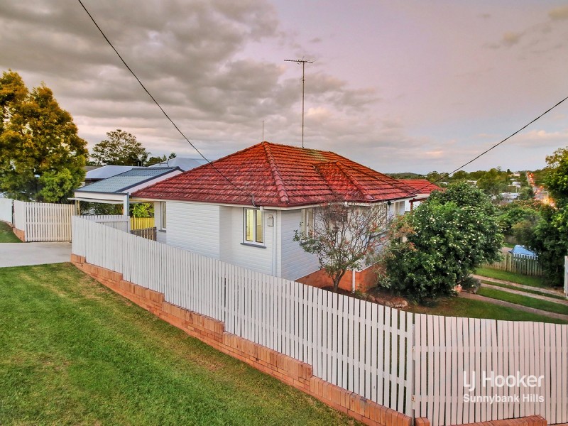 162 Nursery Road, Holland Park West QLD 4121