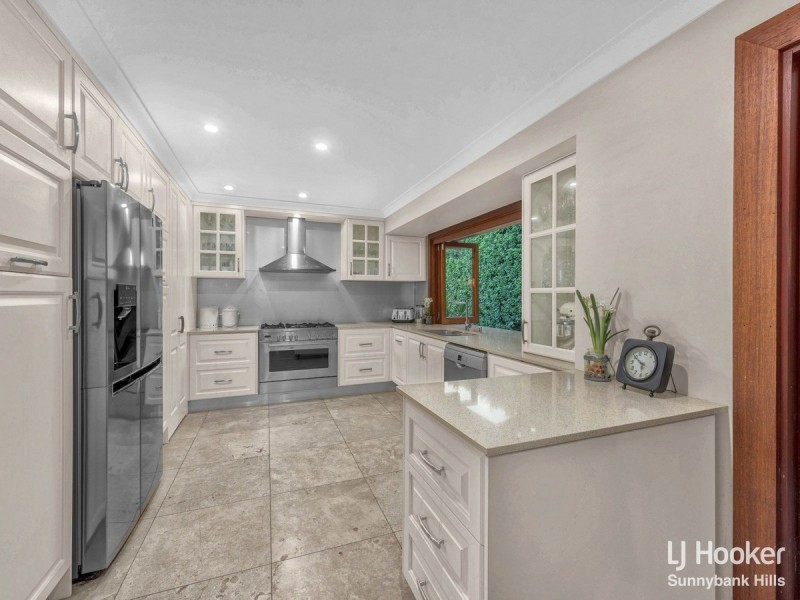 1 Lexington Place, Wishart QLD 4122