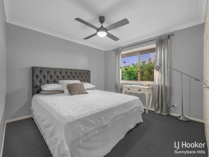 1 Lexington Place, Wishart QLD 4122