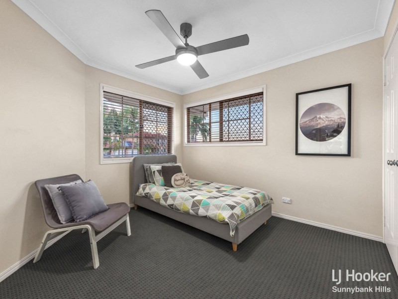 1 Lexington Place, Wishart QLD 4122