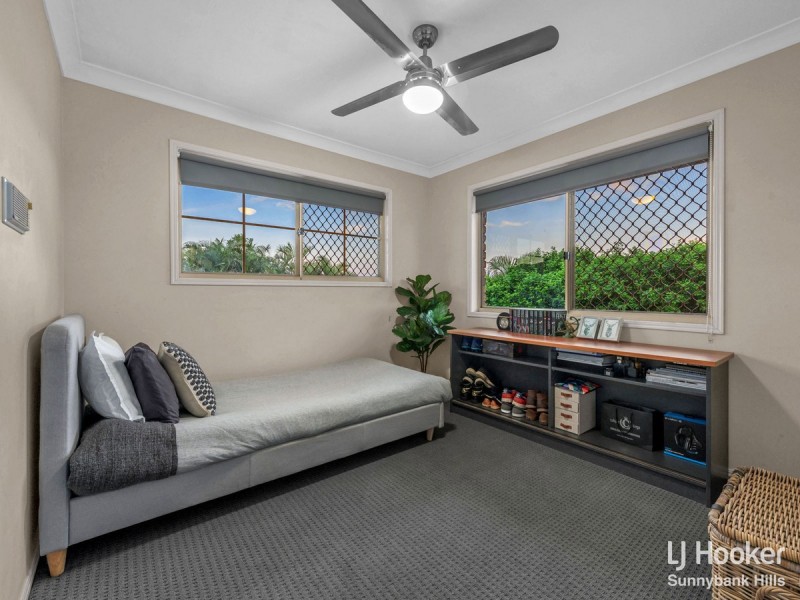 1 Lexington Place, Wishart QLD 4122