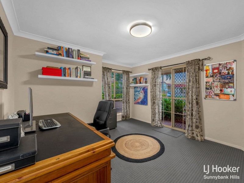 1 Lexington Place, Wishart QLD 4122