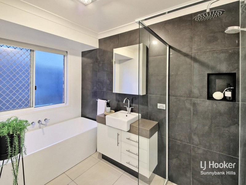 82 Kavanagh Road, Wishart QLD 4122