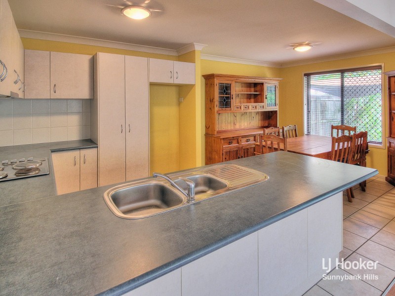 17 Maryland Place, Parkinson QLD 4115