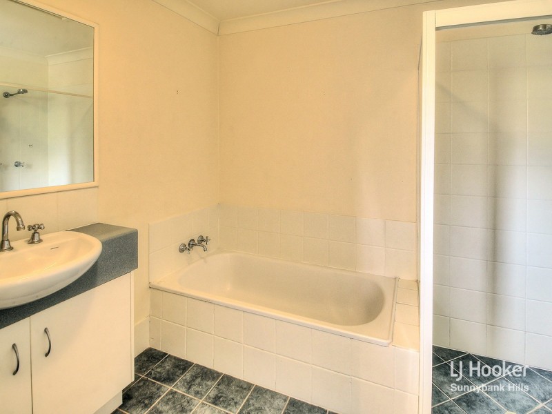 17 Maryland Place, Parkinson QLD 4115