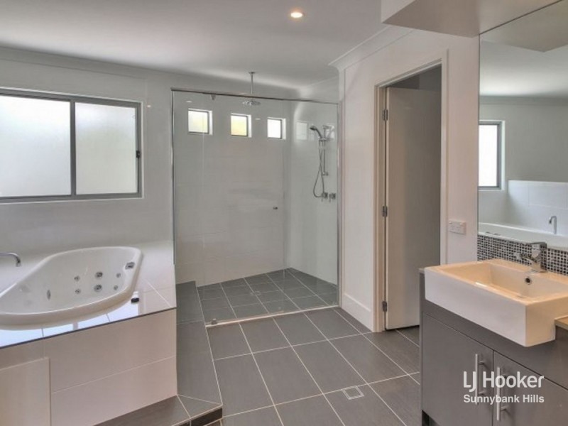 12 Vereker Street, Coopers Plains QLD 4108