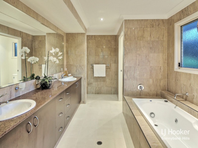 6 Sumayyah Place, Calamvale QLD 4116