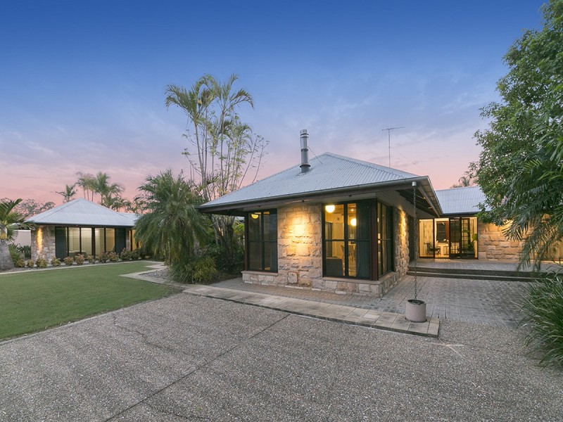 24 Dance Crescent, Eight Mile Plains QLD 4113