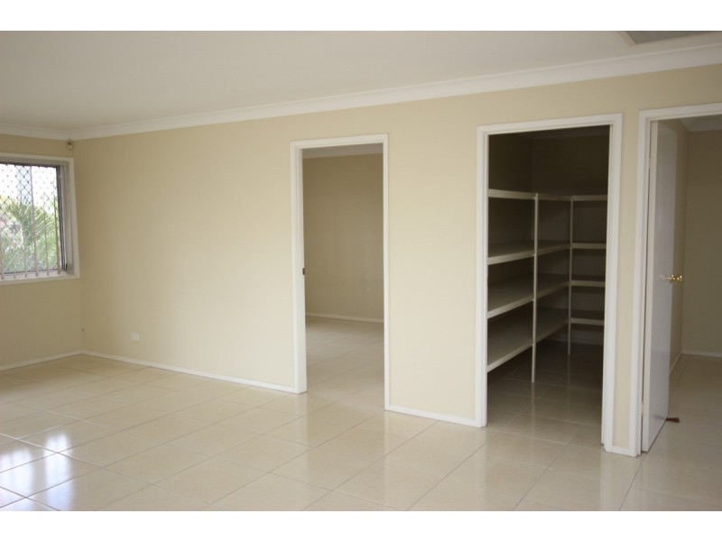 528 Mains Road, Macgregor QLD 4109