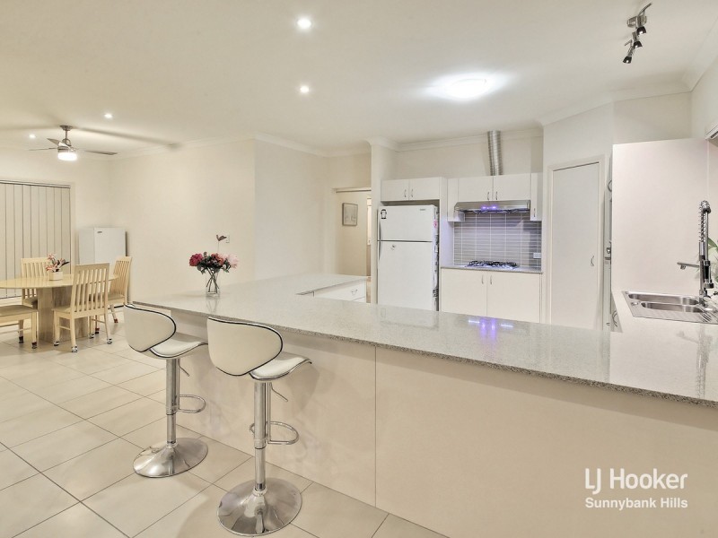 11 Colebrook Crescent, Doolandella QLD 4077