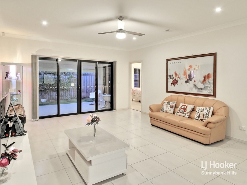 11 Colebrook Crescent, Doolandella QLD 4077