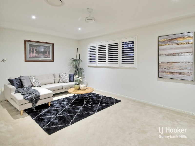 10 Azzure Street, Eight Mile Plains QLD 4113