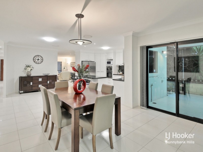 10 Azzure Street, Eight Mile Plains QLD 4113