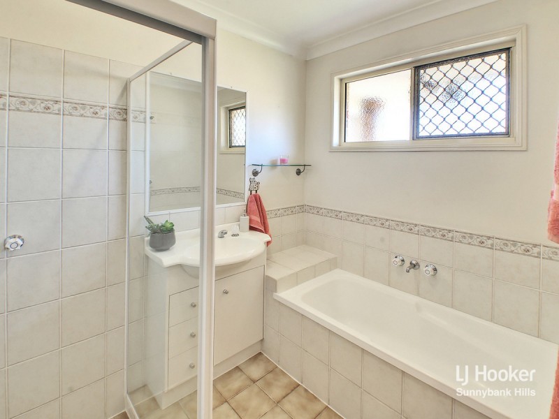70 Reardon Street, Calamvale QLD 4116