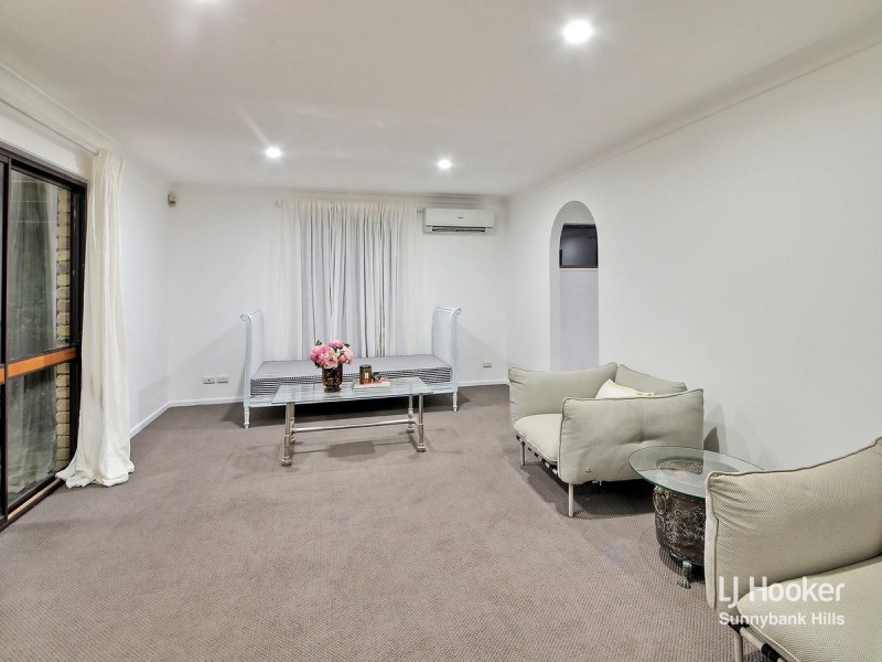 3 Hoover Court, Stretton QLD 4116