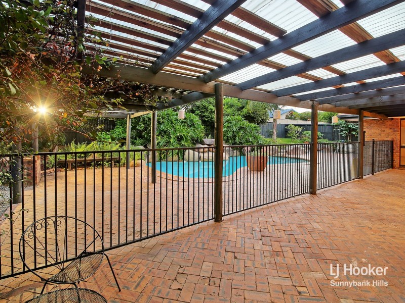 3 Hoover Court, Stretton QLD 4116