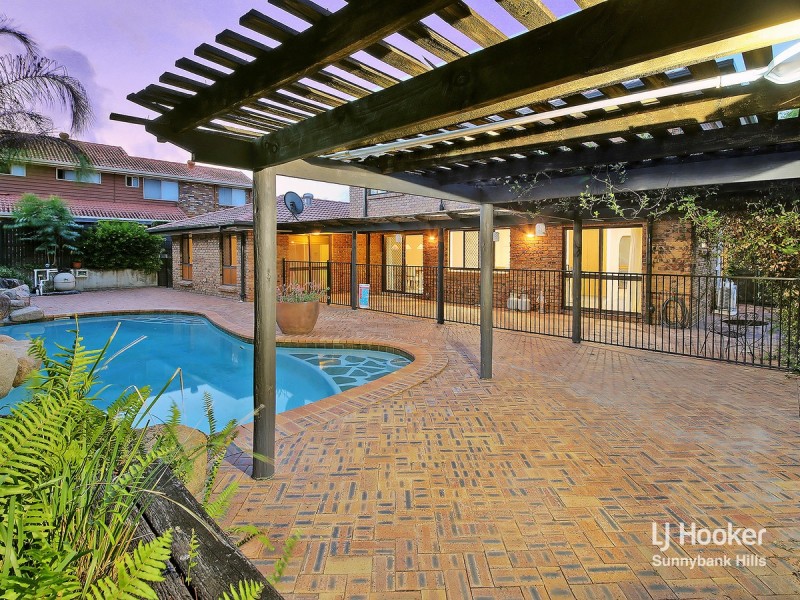 3 Hoover Court, Stretton QLD 4116