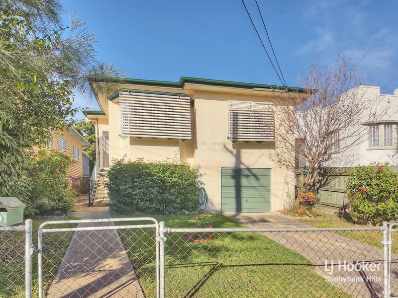 92 Cedar Street, Greenslopes QLD 4120