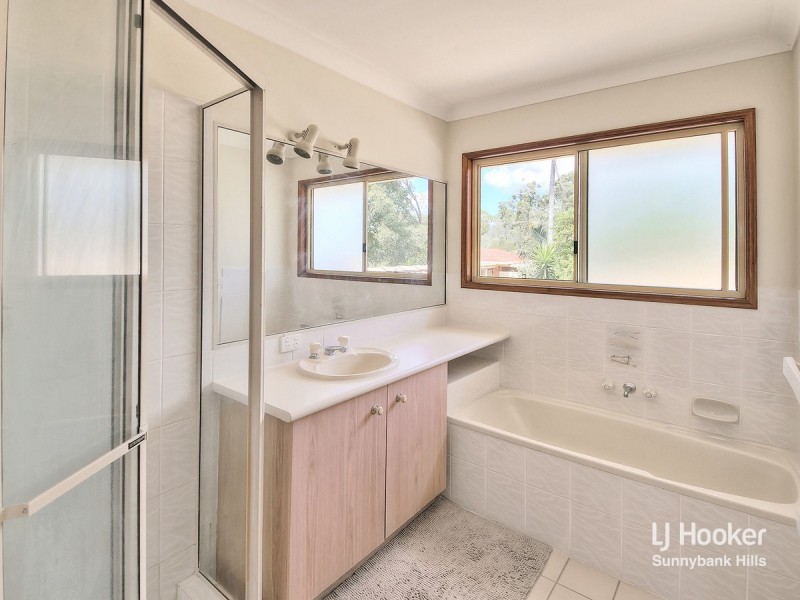 17 Grenadier Court, Runcorn QLD 4113