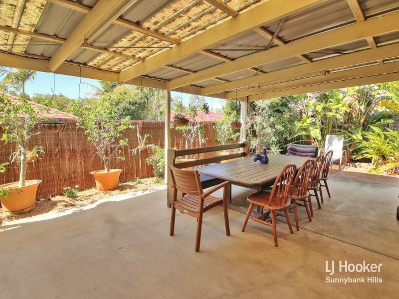 8 Scarlet Oak Place, Calamvale QLD 4116