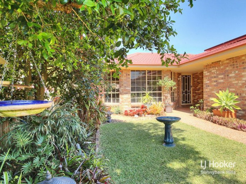8 Scarlet Oak Place, Calamvale QLD 4116