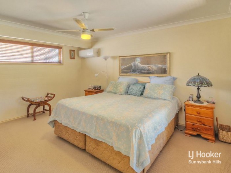 8 Scarlet Oak Place, Calamvale QLD 4116