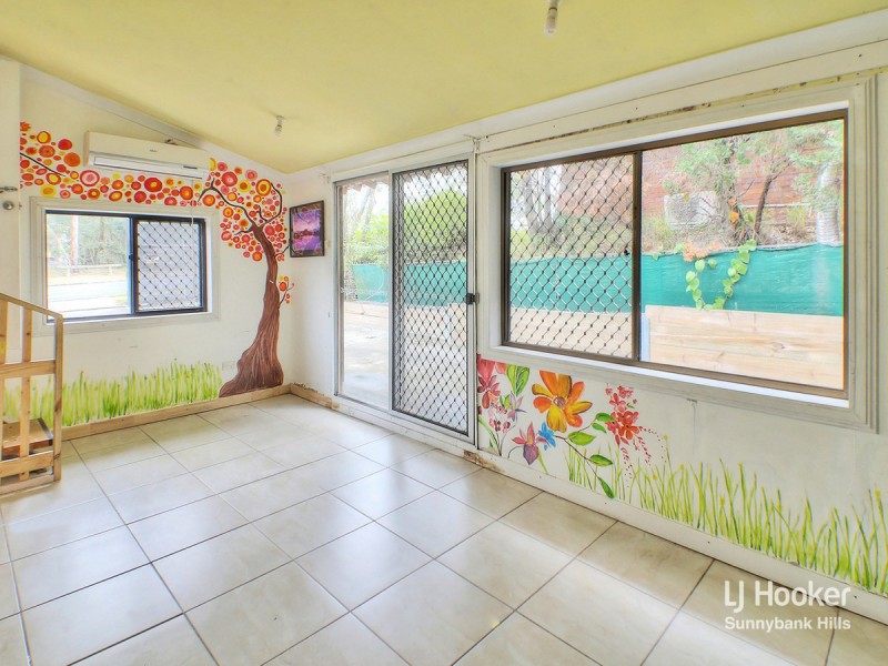 5 Warrigal Road, Runcorn QLD 4113