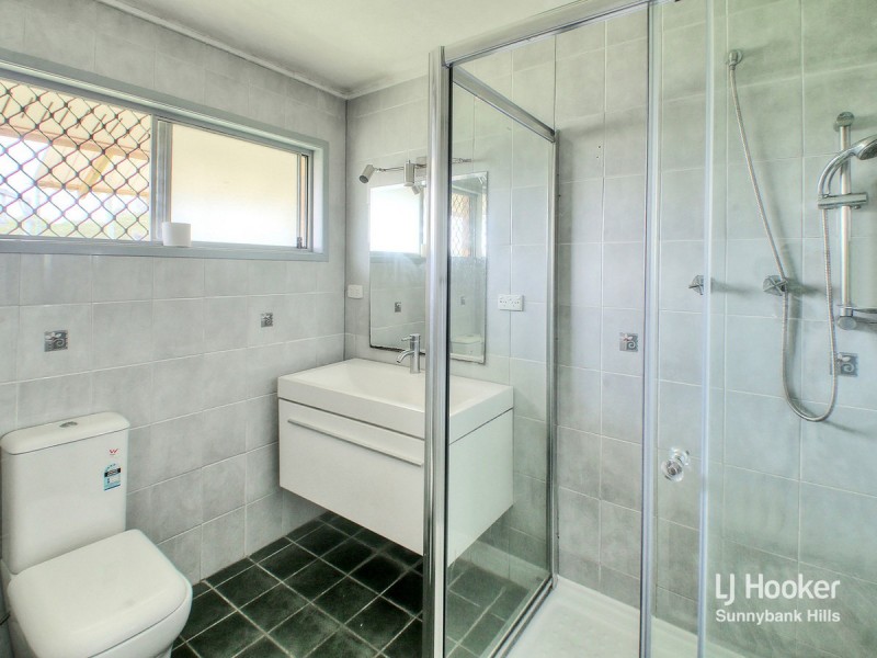 5 Warrigal Road, Runcorn QLD 4113