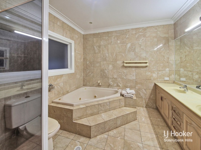 719 Musgrave Road, Robertson QLD 4109