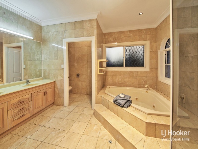 719 Musgrave Road, Robertson QLD 4109