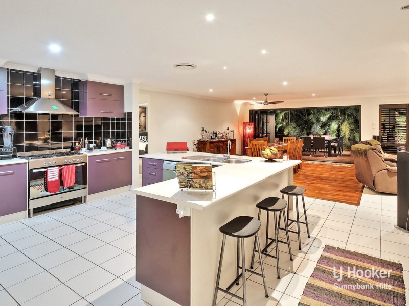 28 Glenelg Place, Parkinson QLD 4115