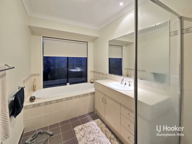 28 Glenelg Place, Parkinson QLD 4115