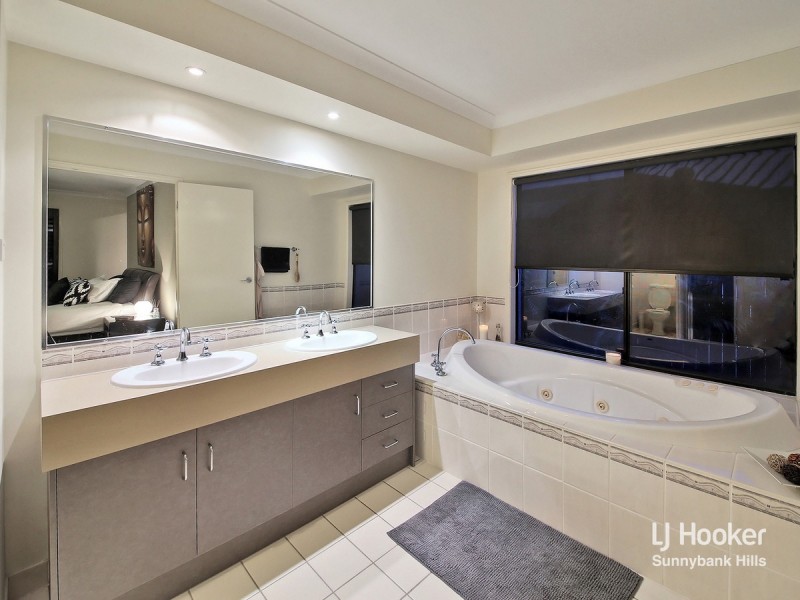 28 Glenelg Place, Parkinson QLD 4115