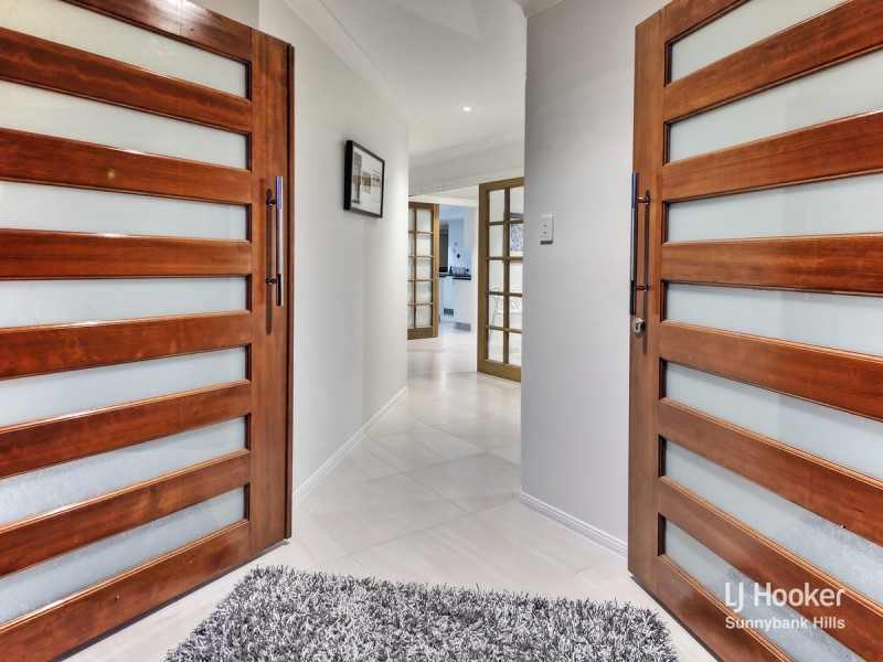 74 Blue Grass Crescent, Eight Mile Plains QLD 4113